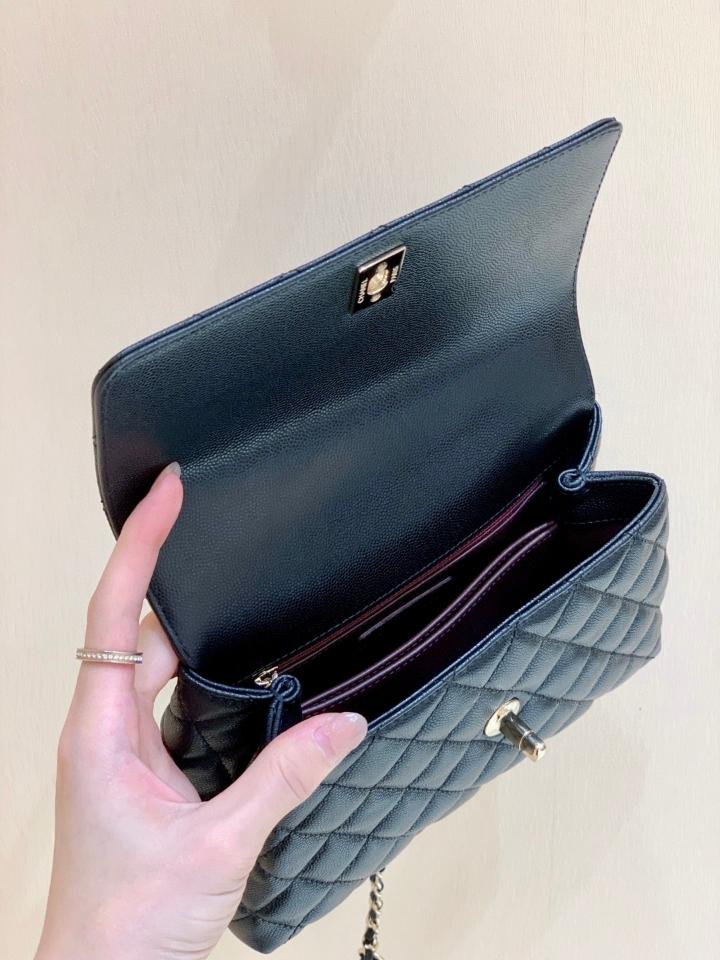 Chanel 22A small coco handle bag Grained calfskin ,Shiny gold tone metal ,black, burgundy handle AS92990 23cm-duoc-ban-tai-Hvip Bags and Accessories