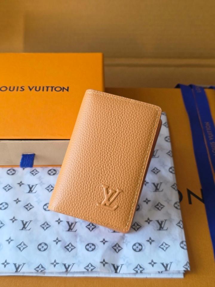Louis Vuitton M25952
Ví Pocket Organizer-duoc-ban-tai-Hvip Bags and Accessories
