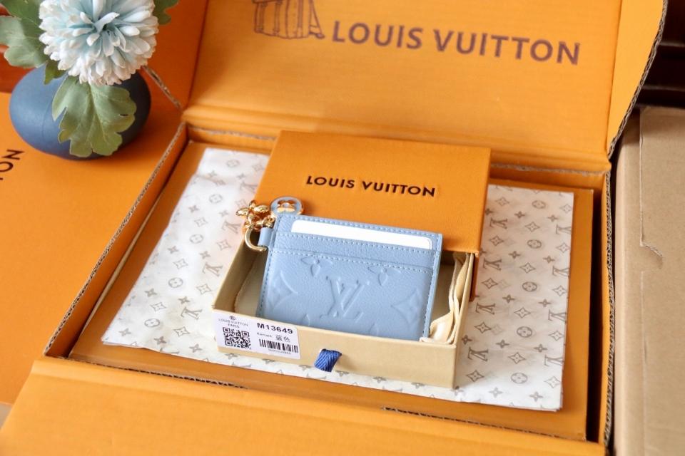 Louis Vuitton M13649
LV Charms Card Holder-duoc-ban-tai-Hvip Bags and Accessories