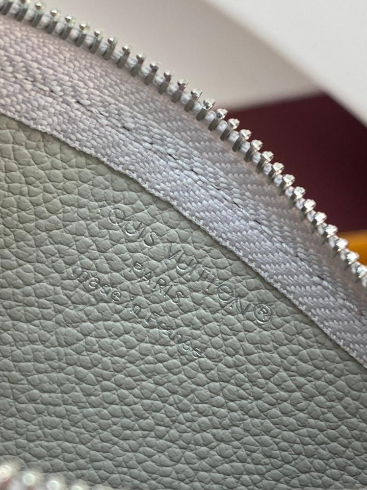 Louis Vuitton M13793
Ví Key Pouch 12 x 7 x 1.5cm-duoc-ban-tai-Hvip Bags and Accessories