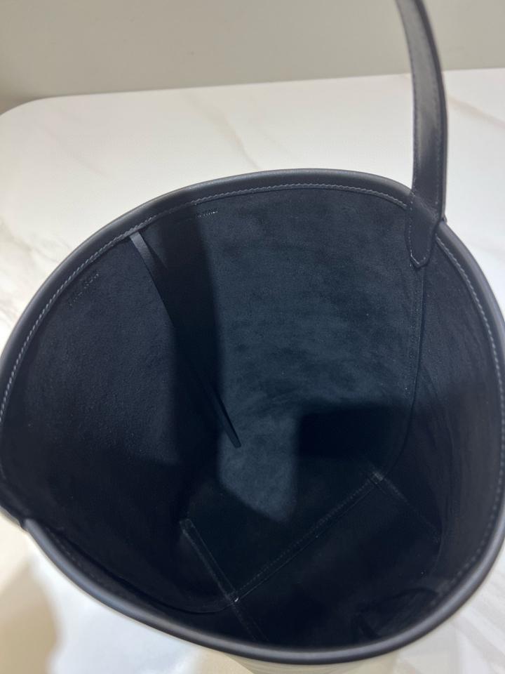 THE ROW Medium N/S Park smooth calfskin leather tote bag black 30X28X15.5cm -duoc-ban-tai-Hvip Bags and Accessories