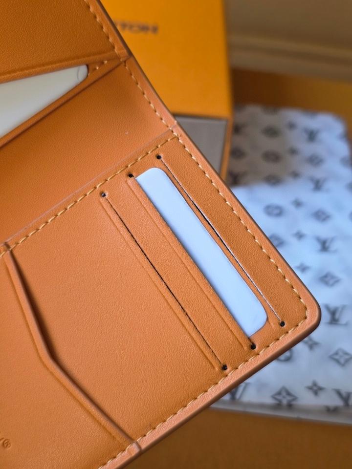 Louis Vuitton M25952
Ví Pocket Organizer-duoc-ban-tai-Hvip Bags and Accessories