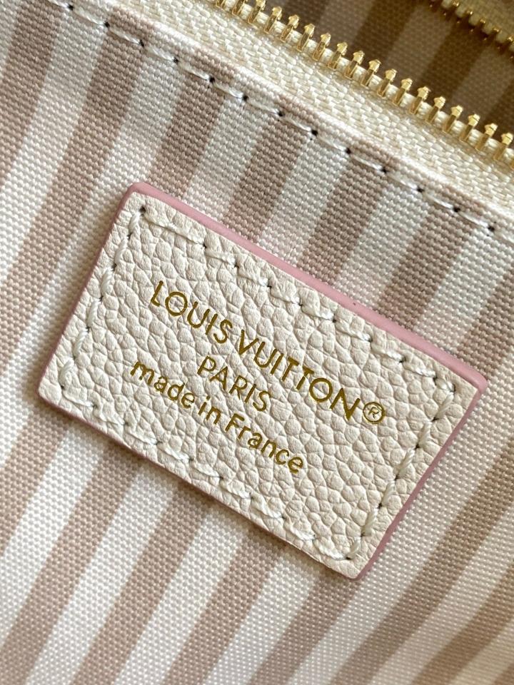 Louis Vuitton M14403
NEW
OnTheGo PM 19 x 11.5 x 25-duoc-ban-tai-Hvip Bags and Accessories