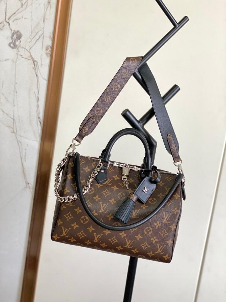 Louis Vuitton M12243
Túi Speedy Soft 30 Dark 30x21x17CM -duoc-ban-tai-Hvip Bags and Accessories