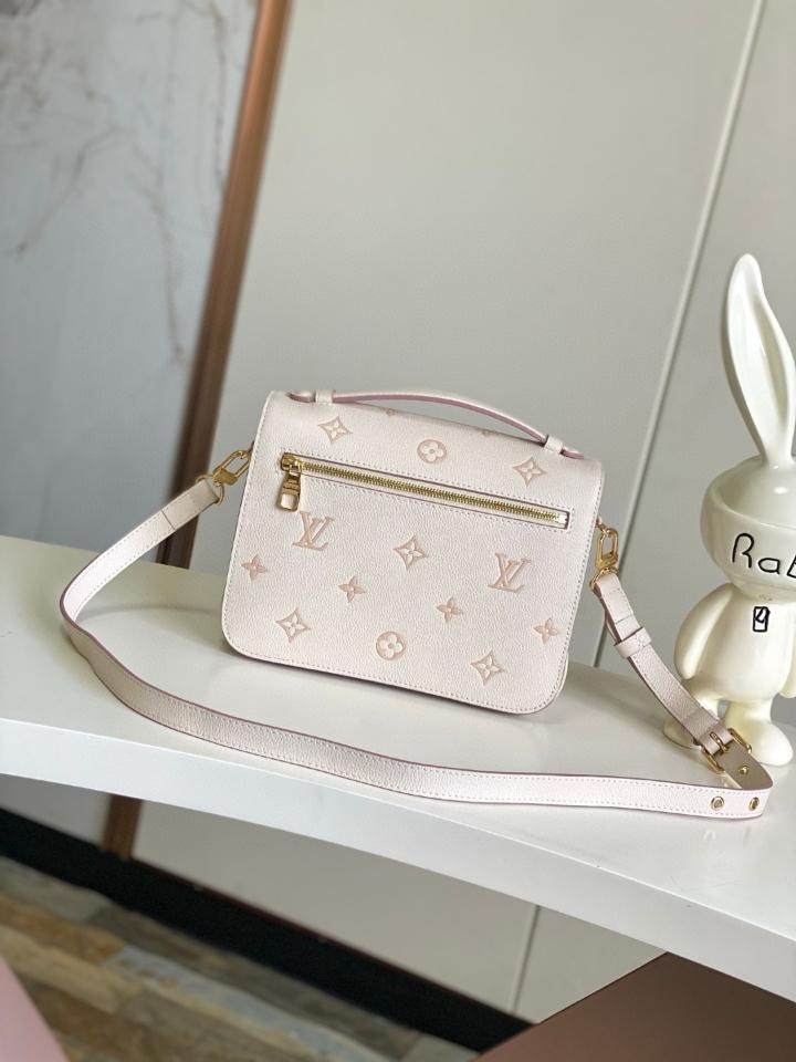 Louis Vuitton M14977
NEW
Pochette Métis 9.8 x 7.5 x 2.8 cm-duoc-ban-tai-Hvip Bags and Accessories