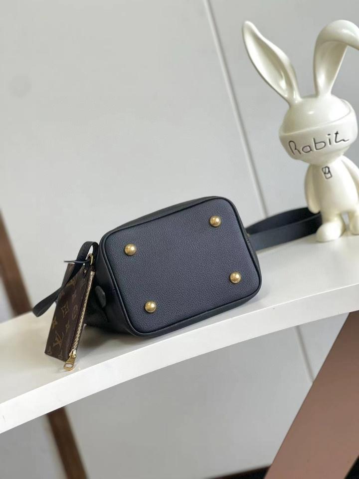 Louis Vuitton M25543
Túi Low Key All In BB 16*12*18cm -duoc-ban-tai-Hvip Bags and Accessories