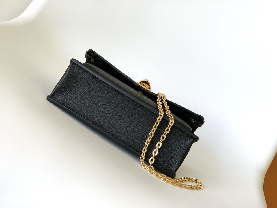 Louis Vuitton M67839
Túi Vavin Chain Wallet 19.0 x 12.5 x 4.0cm-duoc-ban-tai-Hvip Bags and Accessories
