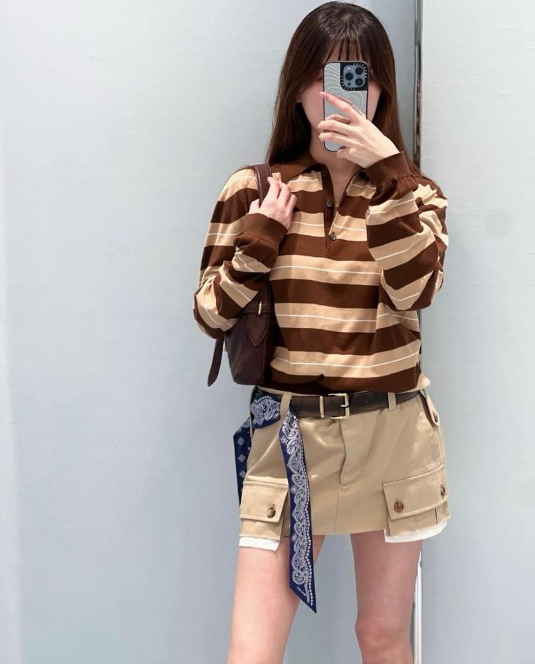 Miu Miu 
Cotton knit polo shirt MMLB32-duoc-ban-tai-Hvip Shoes and Clothes