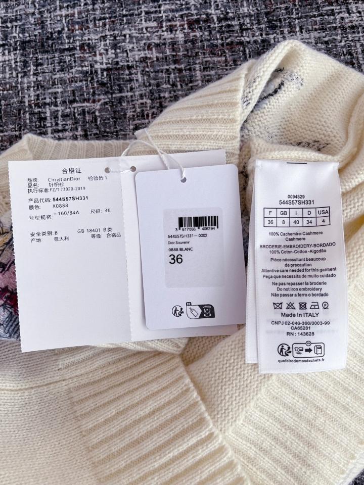 Dior Souvenir Embroidered Sweater
White Multicolor Cashmere Knit
544S57PR331-duoc-ban-tai-Hvip Shoes and Clothes