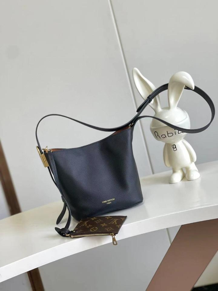 Louis Vuitton M25543
Túi Low Key All In BB 16*12*18cm -duoc-ban-tai-Hvip Bags and Accessories
