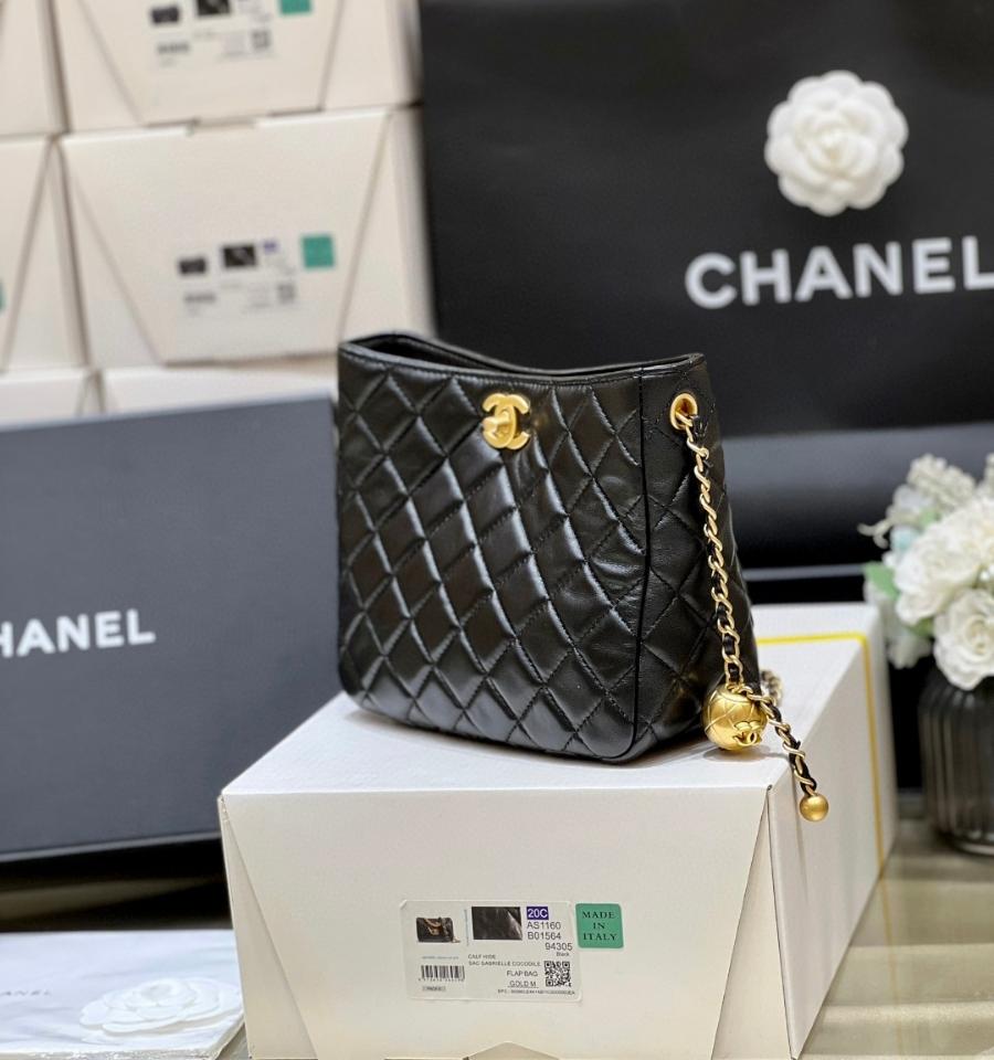 Chanel Small hobo shoulder bag lambskin Gold-Tone Metal Black  As3259 19x16x8cm-duoc-ban-tai-Hvip Bags and Accessories