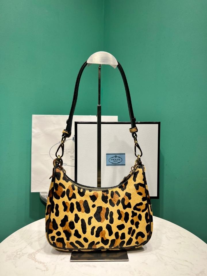 Prada Re-Edition mini printed leather bag honey 1BC204 23x17x6.5cm-duoc-ban-tai-Hvip Bags and Accessories