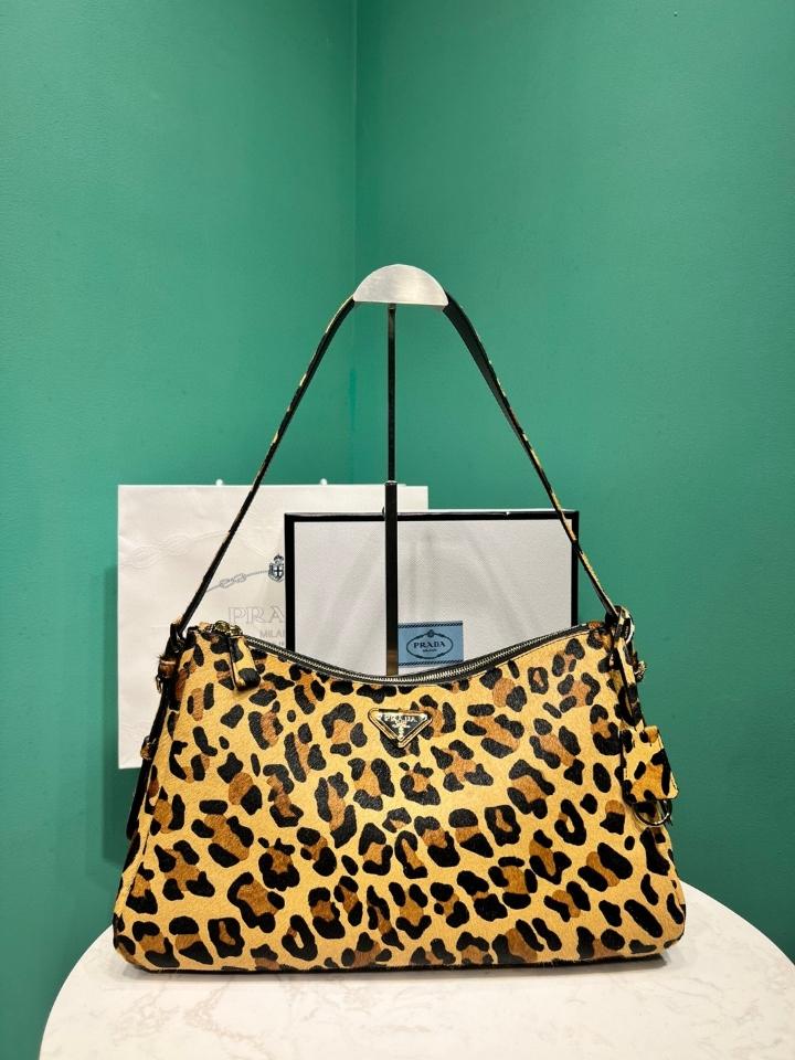 
Prada Aimèe large printed leather shoulder bag hkney 1BC228 39x24x11.5cm-duoc-ban-tai-Hvip Bags and Accessories