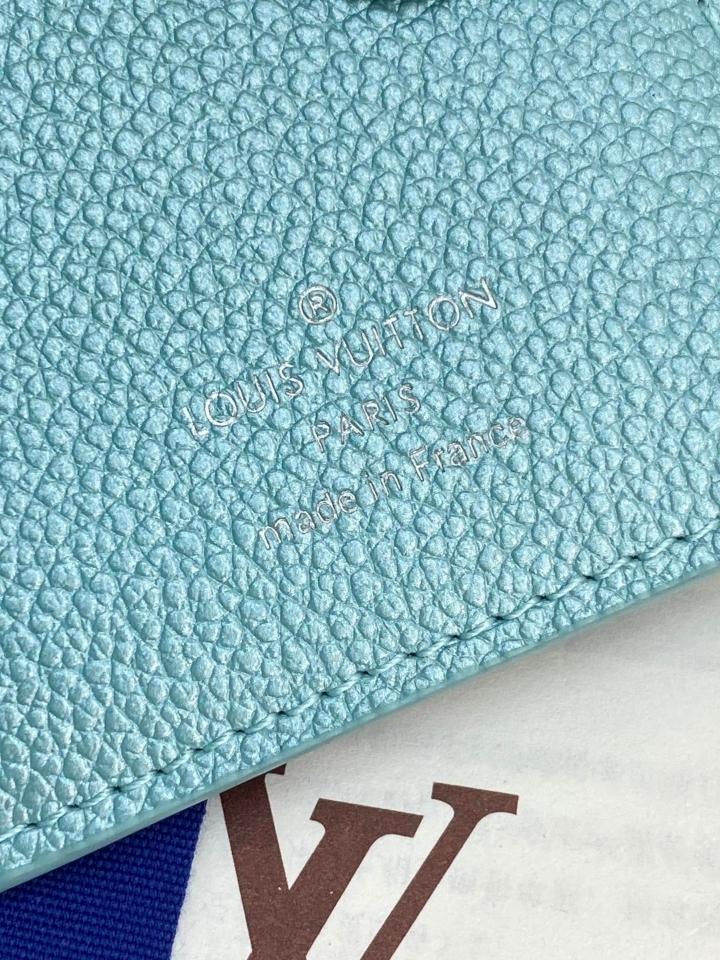 Louis Vuitton M12536
Lisa Wallet-duoc-ban-tai-Hvip Bags and Accessories