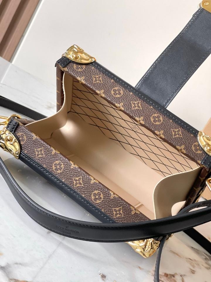 Louis Vuitton M13738
Petite Malle 20*12.5*6CM L1-duoc-ban-tai-Hvip Bags and Accessories