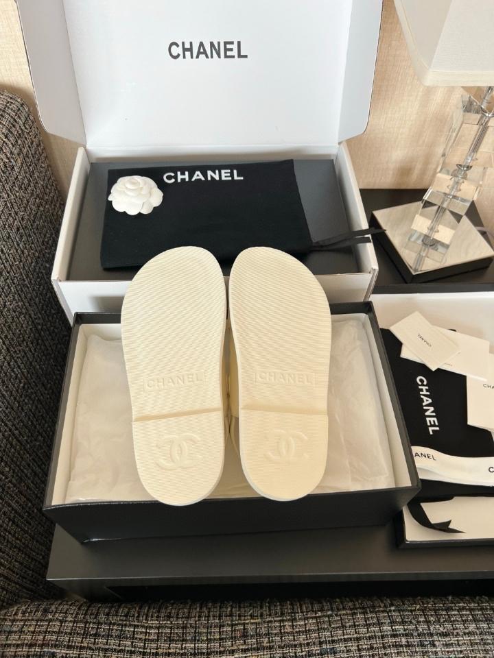 Chanel Sandals
Lambskin 
White G46339 -duoc-ban-tai-Hvip Shoes and Clothes