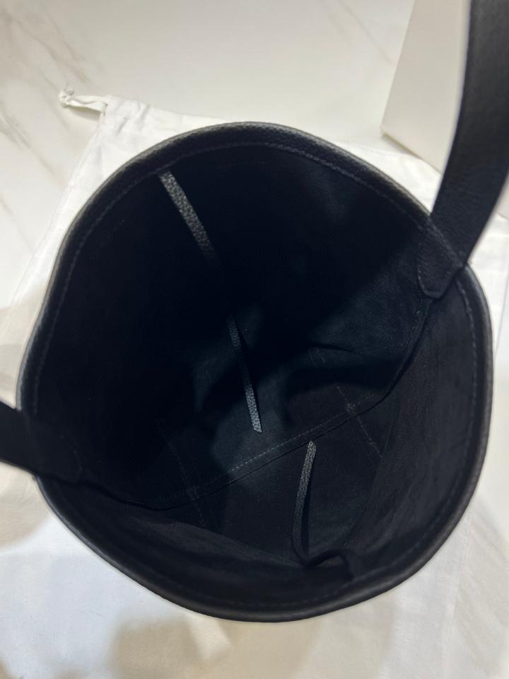 The Row Small N/S Park Tote Bag in Leather  black 24X22X11cm -duoc-ban-tai-Hvip Bags and Accessories