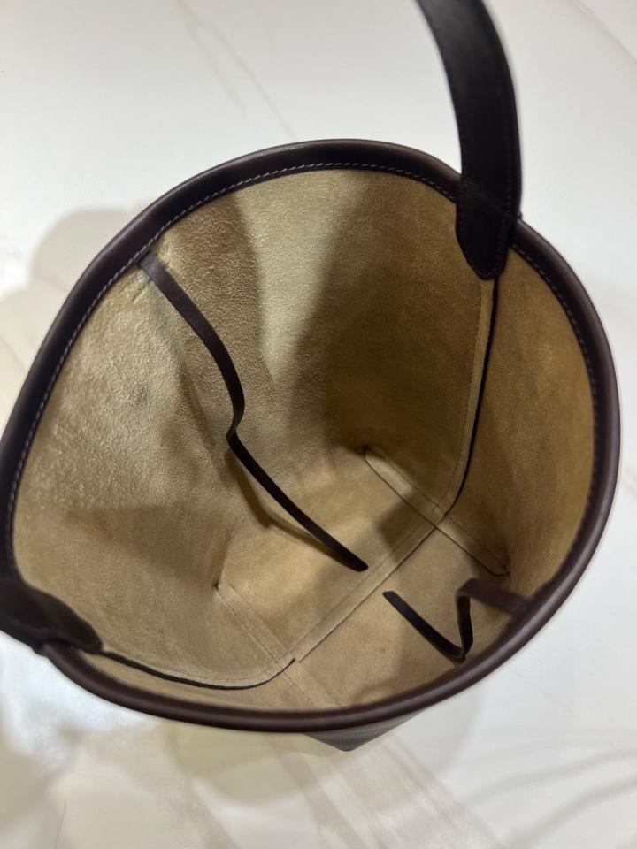Small smooth calfskin leather tote bag Chestnut 24X22X11cm -duoc-ban-tai-Hvip Bags and Accessories