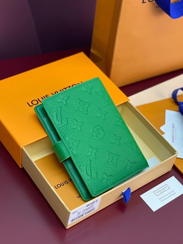 Louis Vuitton R20005 Customizable Small Ring Agenda Cover green -duoc-ban-tai-Hvip Bags and Accessories