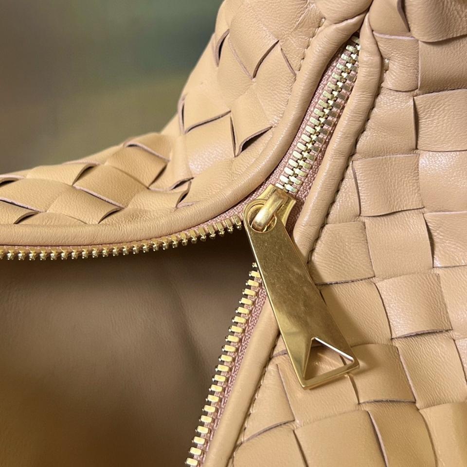 Bottega Veneta Jodie light beige  600261 48x40x16cm-duoc-ban-tai-Hvip Bags and Accessories