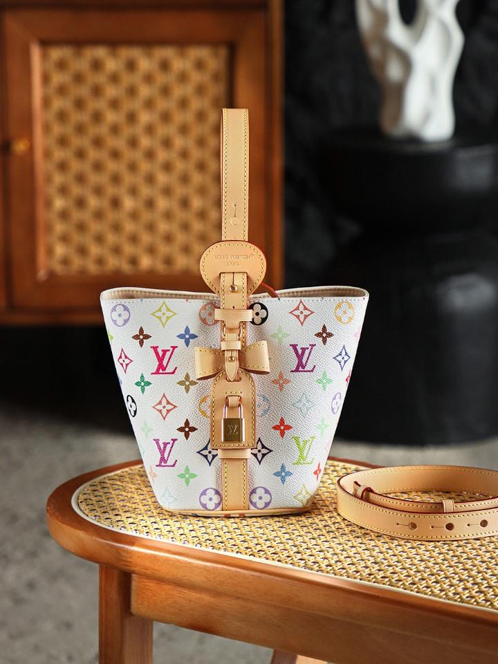 Louis Vuitton M13089
New Drop
LV x TM All In BB 16*18*12cm-duoc-ban-tai-Hvip Bags and Accessories