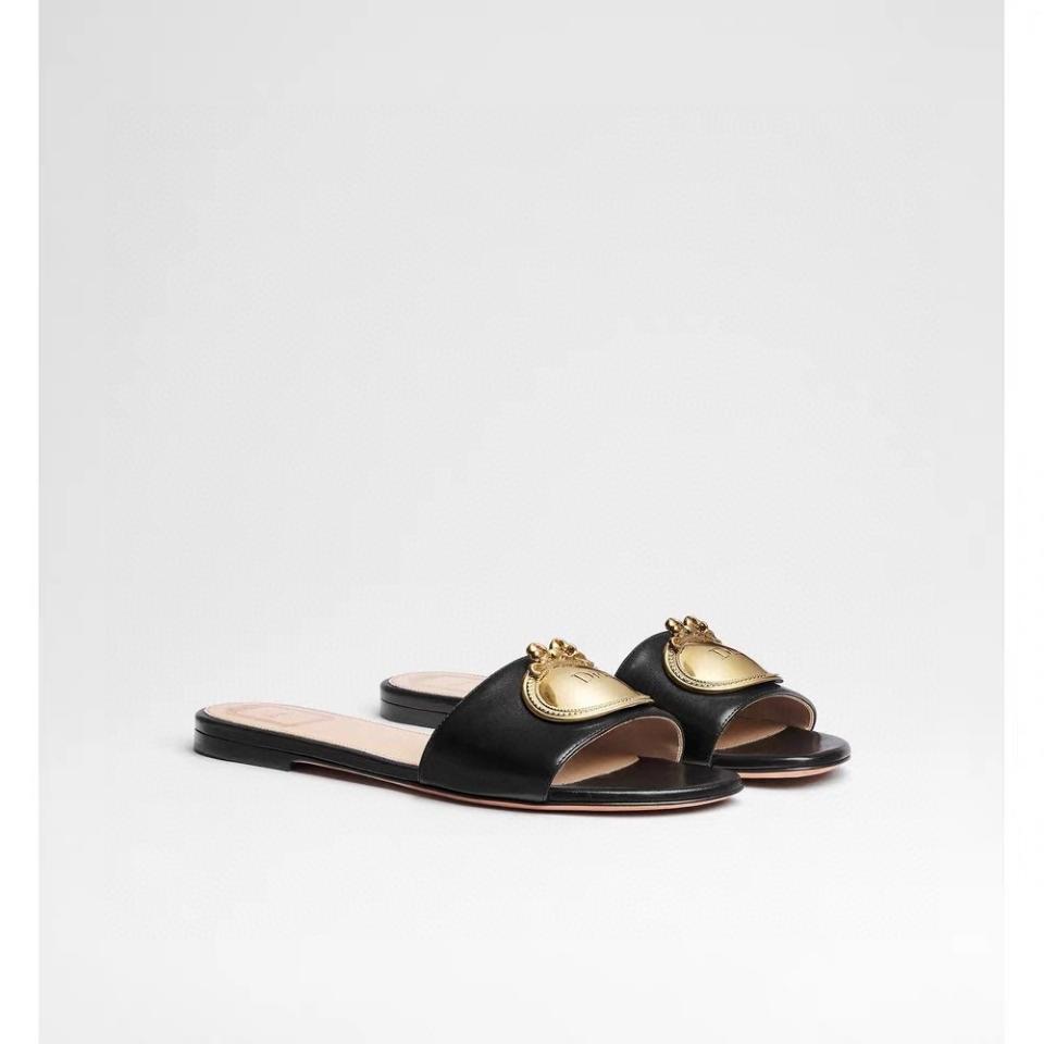 Dior Médaillon Buckle  Slide
Black Lambskin -duoc-ban-tai-Hvip Shoes and Clothes