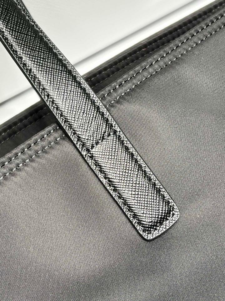 Prada Re-Edition 1978 medium Re-Nylon and Saffiano leather tote bag black 1BG555 35x26x15cm-duoc-ban-tai-Hvip Bags and Accessories
