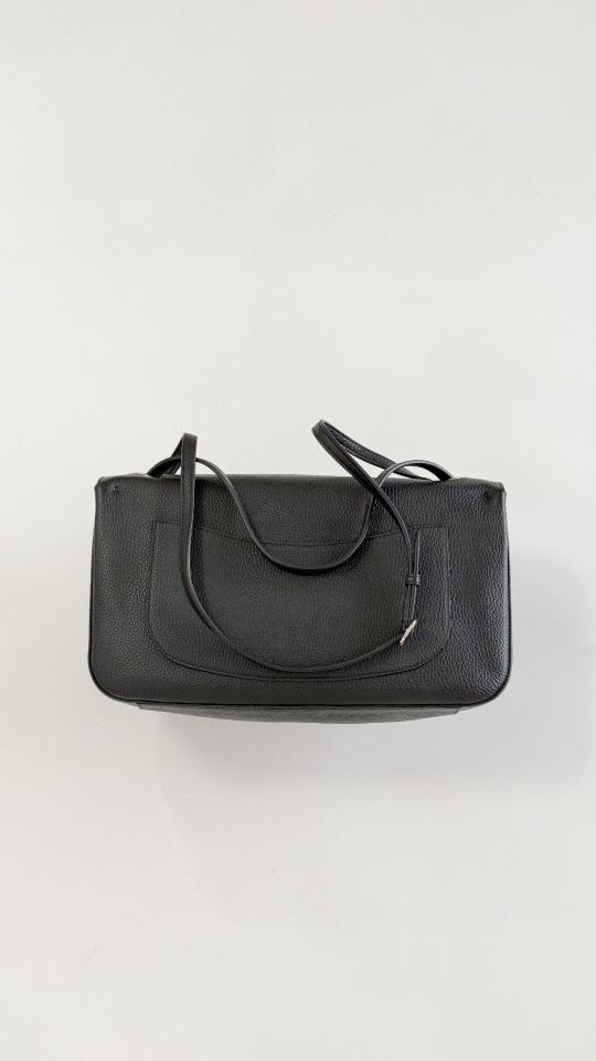 Chanel Maxi Flapbag
 
Grained Calfskin & Silver-Tone Metal 
Black AS6231 19.5 x 32 x 10cm-duoc-ban-tai-Hvip Bags and Accessories