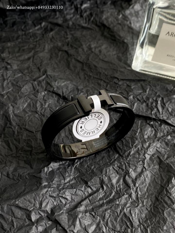 HERMÈS Clic H bracelet H700001F so black -duoc-ban-tai-Hvip Bags and Accessories