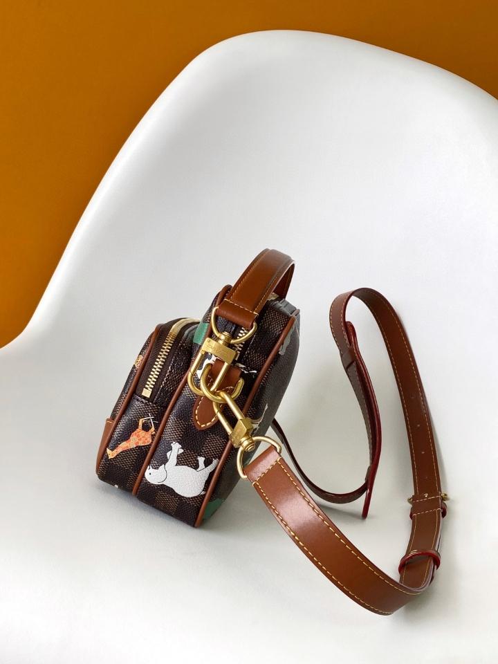 Louis Vuitton M14016
Túi Nil 25cmx17.5 x11cm-duoc-ban-tai-Hvip Bags and Accessories