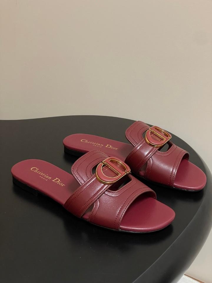 DIOR 30 Montaigne Slide
Ruby Red Calfskin
 KCO373CFY_S39R (2)-duoc-ban-tai-Hvip Shoes and Clothes