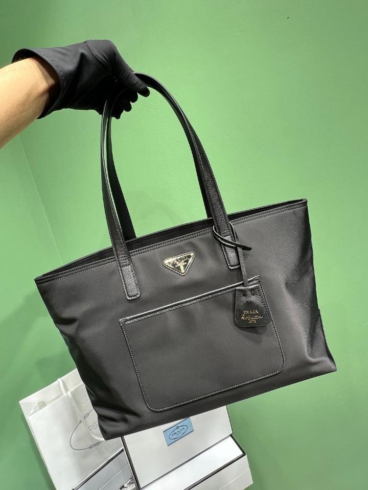 Prada Re-Edition 1978 medium Re-Nylon and Saffiano leather tote bag black 1BG555 35x26x15cm-duoc-ban-tai-Hvip Bags and Accessories