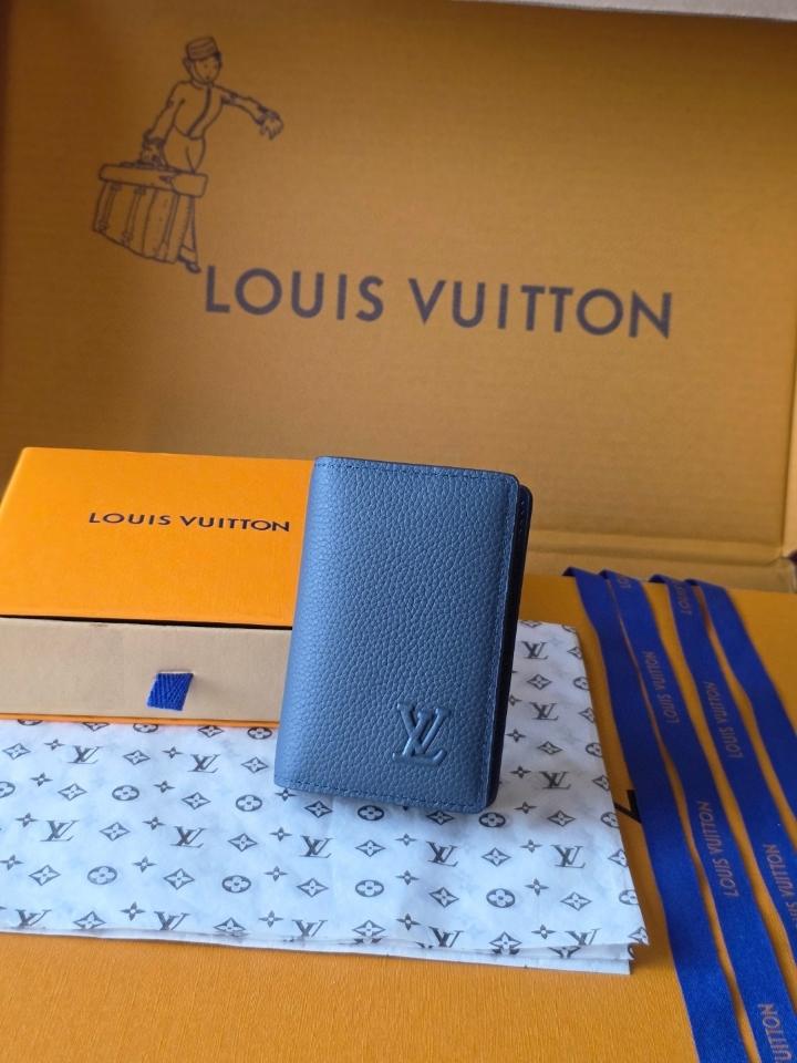 Louis Vuitton M25984
Ví Pocket Organizer-duoc-ban-tai-Hvip Bags and Accessories