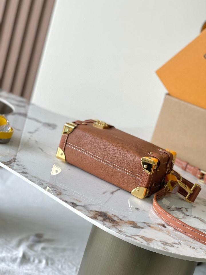 Louis Vuitton M15224
Túi Side Trunk PM 15*12.5*8CM L1 -duoc-ban-tai-Hvip Bags and Accessories