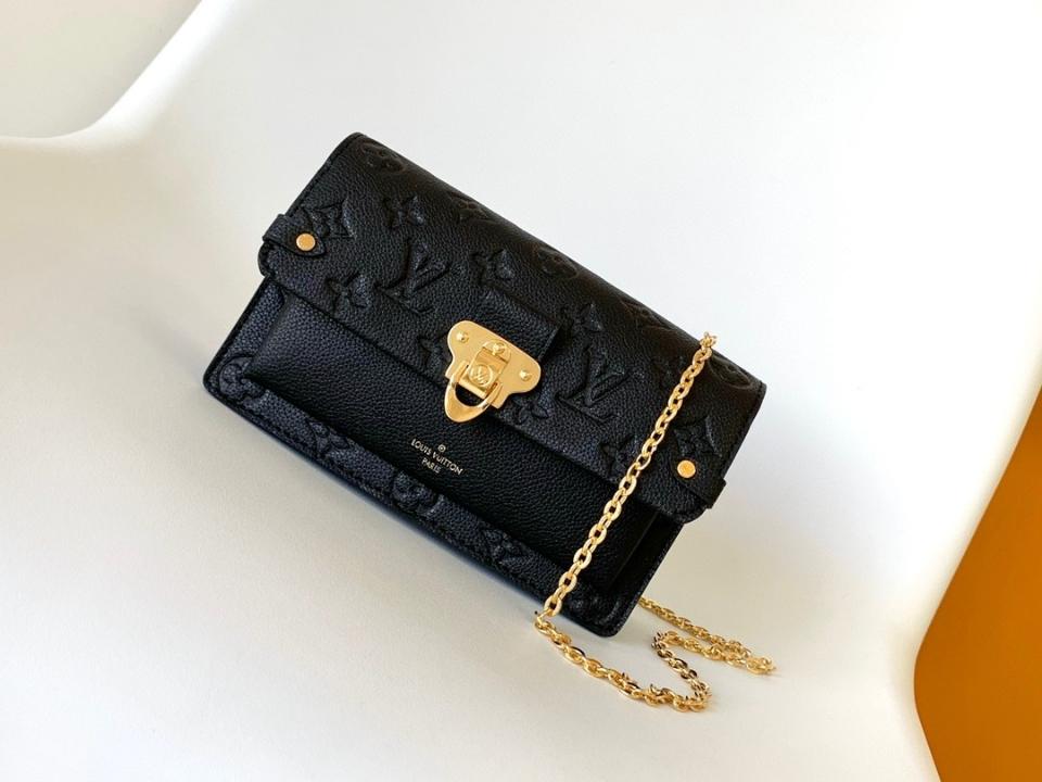 Louis Vuitton M67839
Túi Vavin Chain Wallet 19.0 x 12.5 x 4.0cm-duoc-ban-tai-Hvip Bags and Accessories