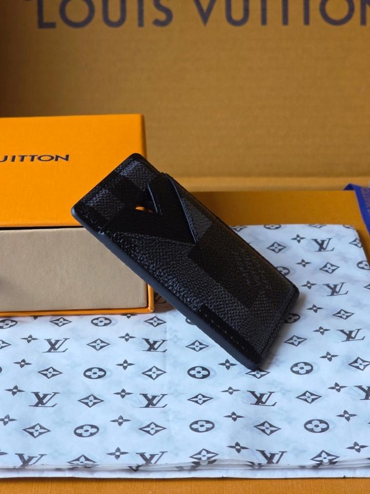 Louis Vuitton M15097
Porte-Cartes Magnet-duoc-ban-tai-Hvip Bags and Accessories