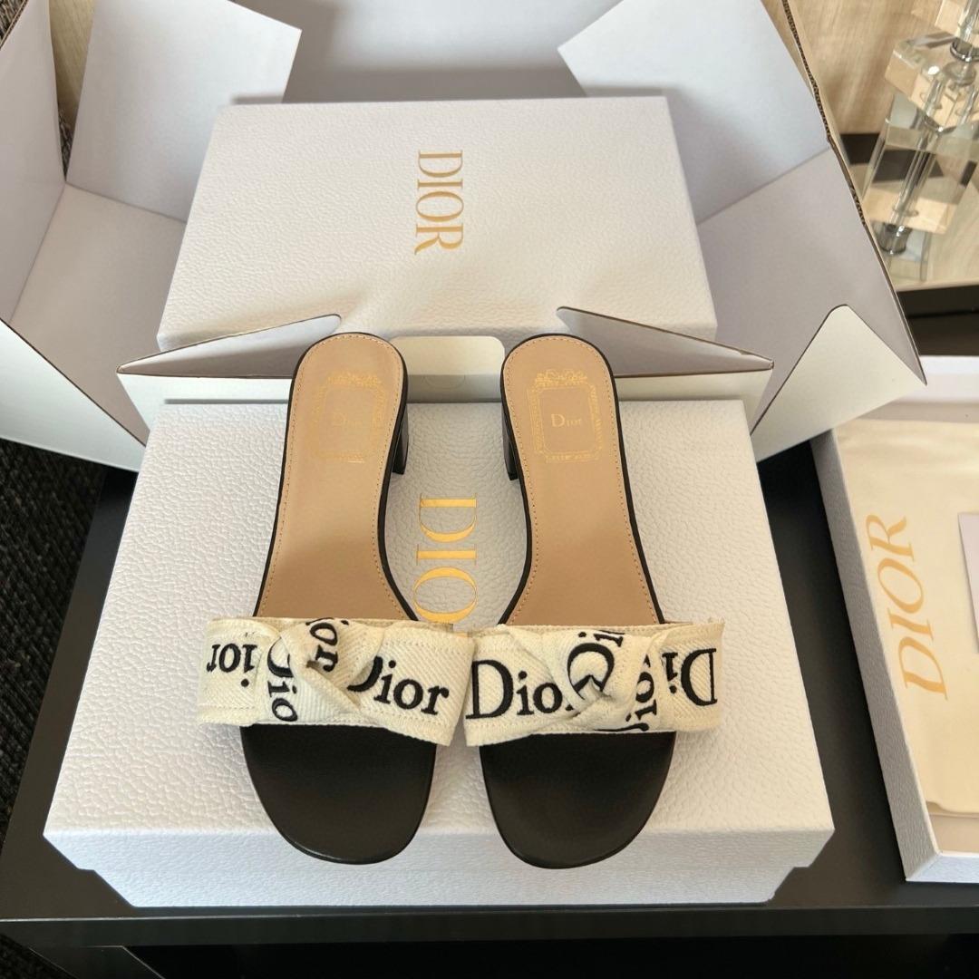 Dior J'Adior Heeled Slide Embroidered Cotton-duoc-ban-tai-Hvip Shoes and Clothes