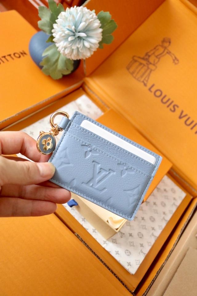 Louis Vuitton M13649
LV Charms Card Holder-duoc-ban-tai-Hvip Bags and Accessories