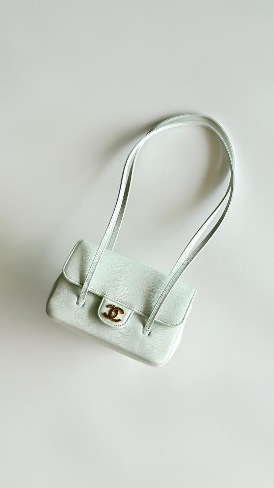 Chanel Clutch with Leather Strap   Grained Shiny Calfskin & Gold-Tone Metal,chalk white AP5068 11.5x17x5cm-duoc-ban-tai-Hvip Bags and Accessories