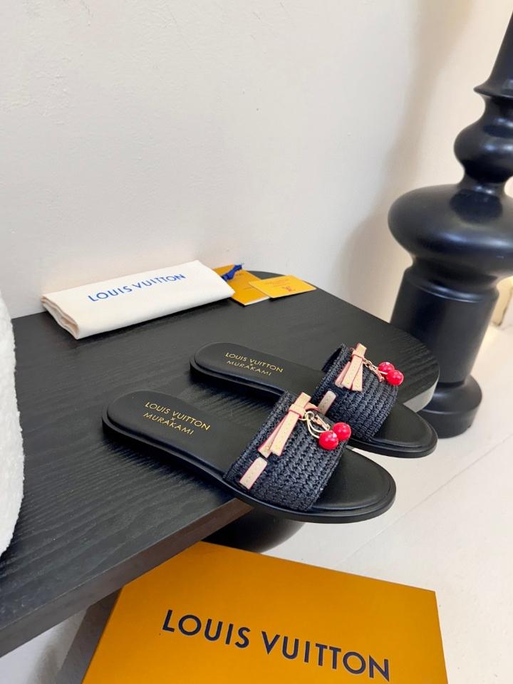Louis Vuitton 1AHLRN
New
LV x TM Lily Flat Mule black -duoc-ban-tai-Hvip Shoes and Clothes