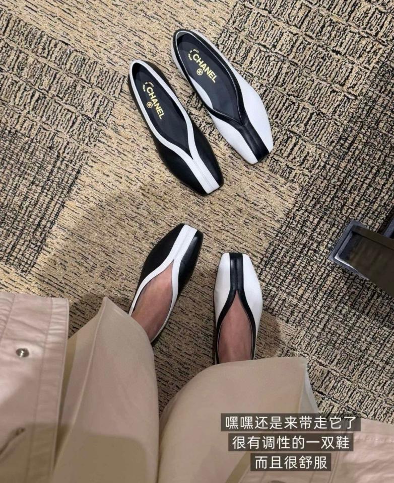Chanel Ballet flats
 
Crocodile Embossed Calfskin & Patent Calfskin 
Black & white G47182 -duoc-ban-tai-Hvip Shoes and Clothes