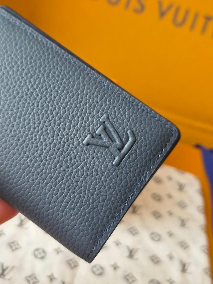 Louis Vuitton M25984
Ví Pocket Organizer-duoc-ban-tai-Hvip Bags and Accessories