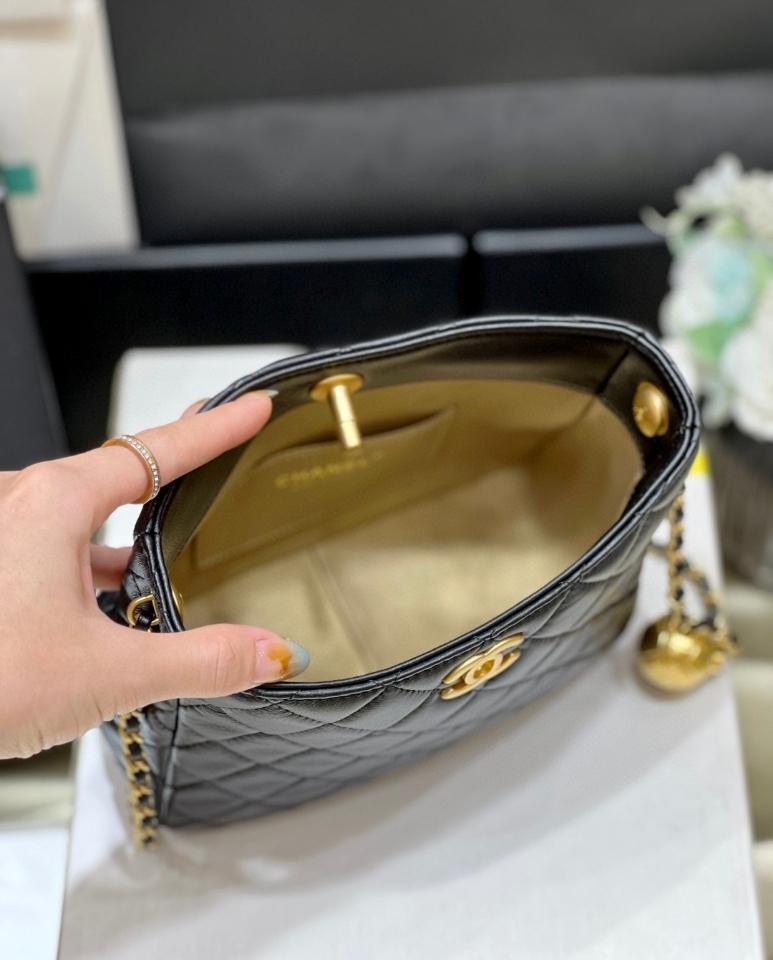 Chanel Small hobo shoulder bag lambskin Gold-Tone Metal Black  As3259 19x16x8cm-duoc-ban-tai-Hvip Bags and Accessories