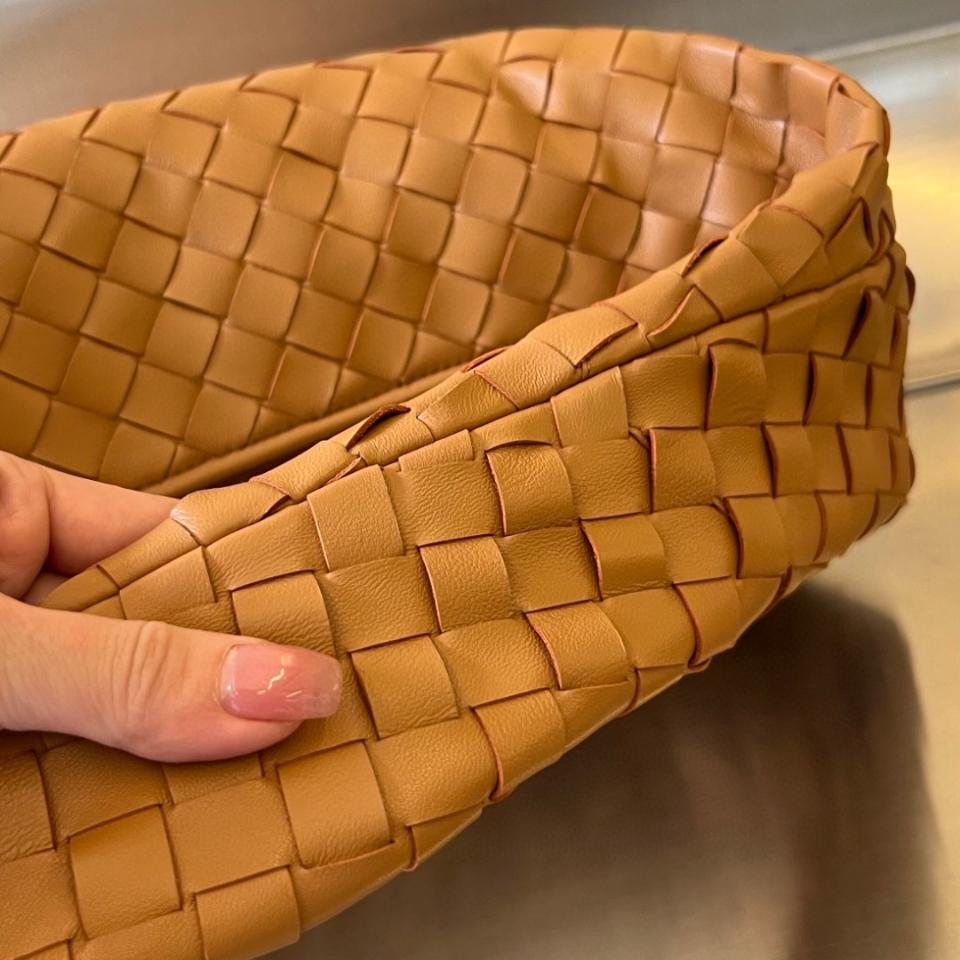 Bottega Veneta Jodie brown 600261 48x40x16cm-duoc-ban-tai-Hvip Bags and Accessories