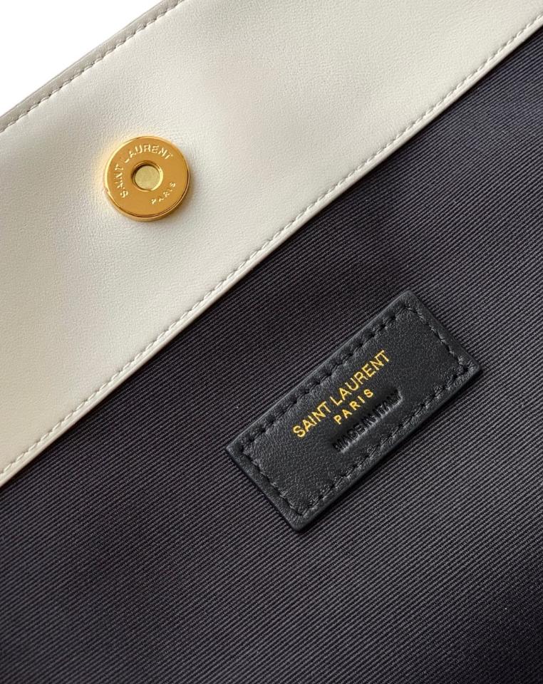 Saint Laurent JAMIE SHOPPING Medium in lambskin
Blanc Vintage  809824 35x35×10cm (1)-duoc-ban-tai-Hvip Bags and Accessories