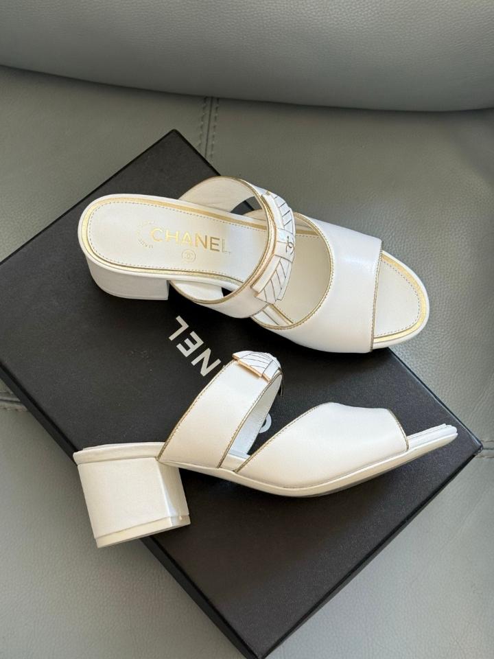 Chanel mules sandals in white leather(1)-duoc-ban-tai-Hvip Shoes and Clothes