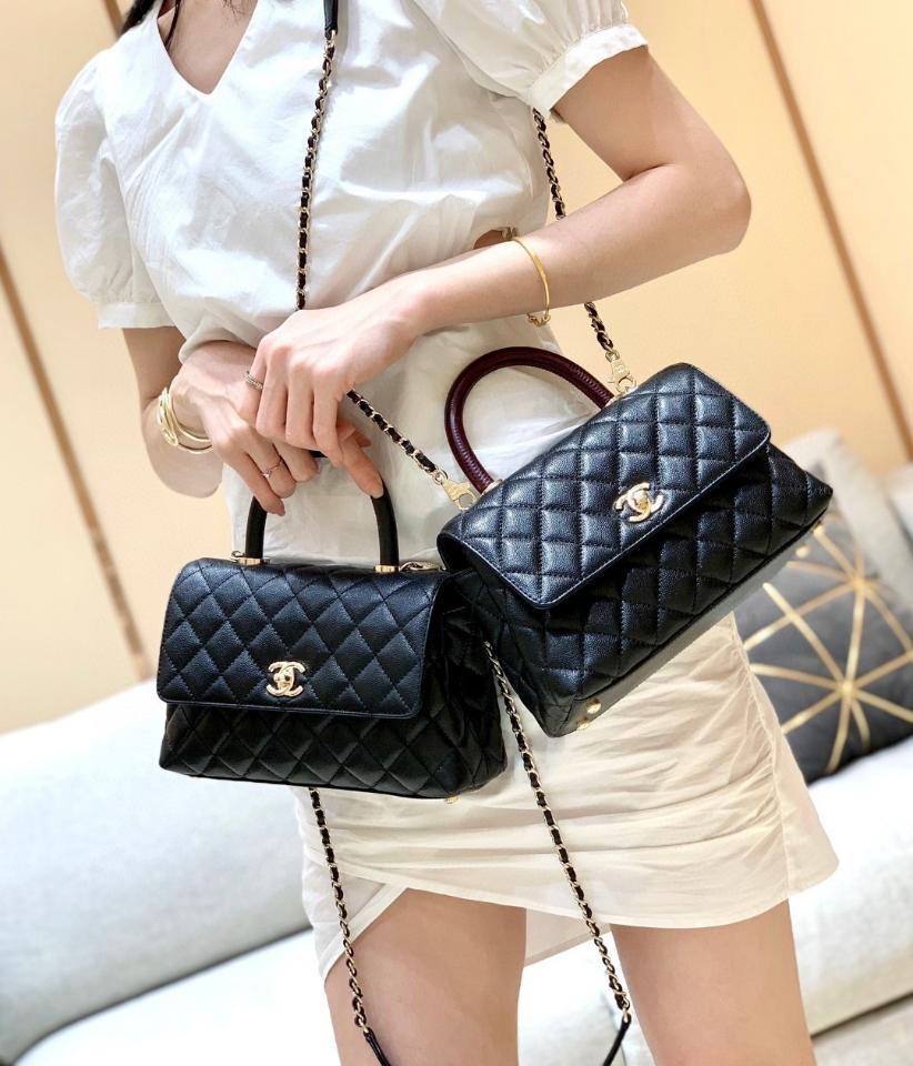 Chanel 22A small coco handle bag Grained calfskin ,Shiny gold tone metal ,black AS92990 23cm-duoc-ban-tai-Hvip Bags and Accessories