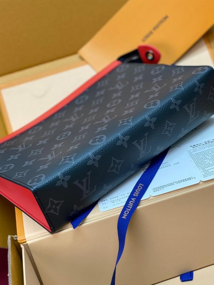 Louis Vuitton M26031
Pochette Voyage MM 21 x 6 x 27cm (1)-duoc-ban-tai-Hvip Bags and Accessories