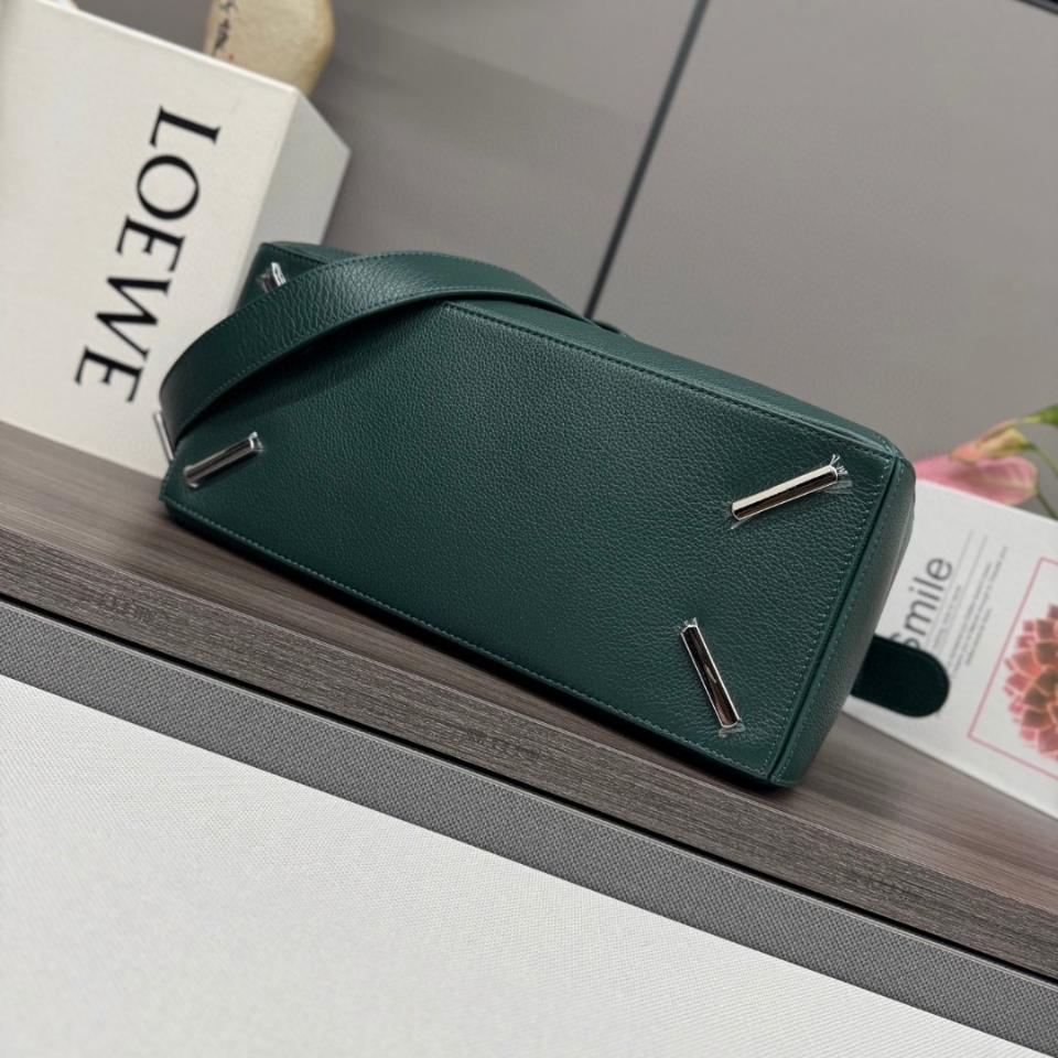 Loewe Large Puzzle bag in supple grained calfskin B510PNLX03 green-duoc-ban-tai-Hvip Bags and Accessories