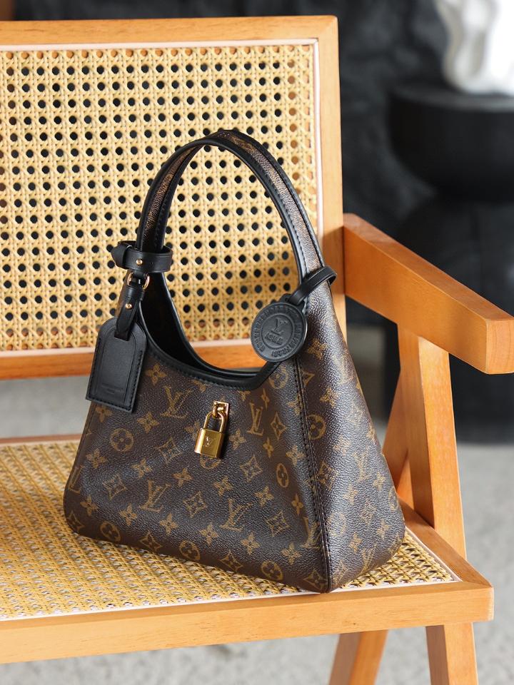 Louis Vuitton M12940
The Drop PM 28*12*5cm-duoc-ban-tai-Hvip Bags and Accessories